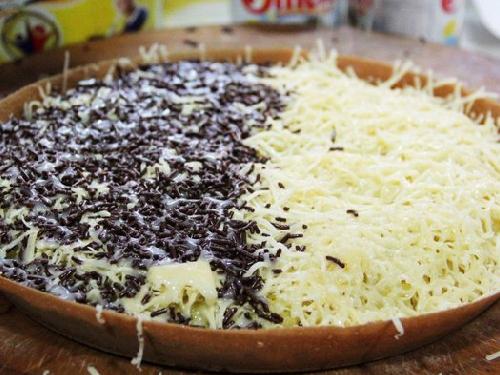 Martabak Mas Damar: Kenikmatan yang Menggigit di Damalang